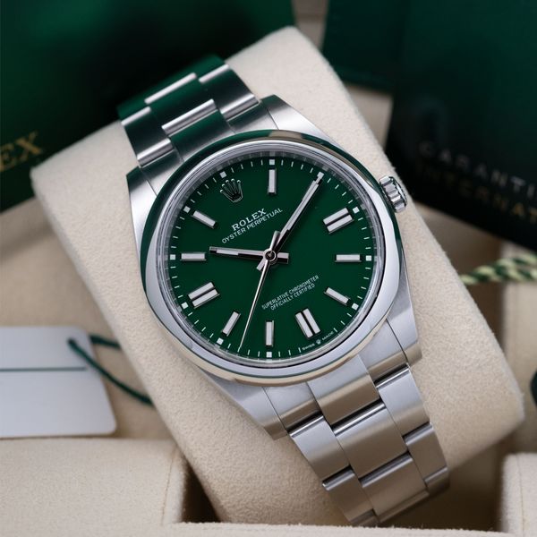 Rolex Oyster Perpetual 124300